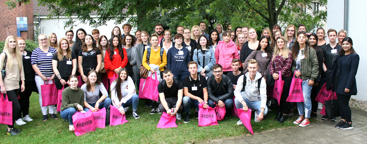 Augusta Akademie neue Auszubildende