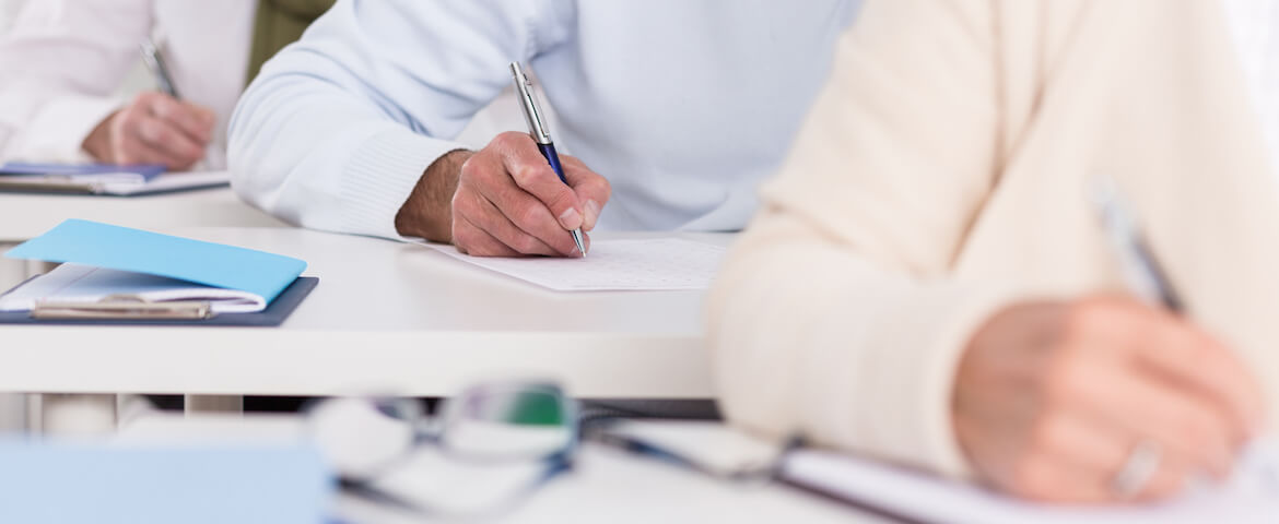 Studenten Schreiben Test – Stockfoto